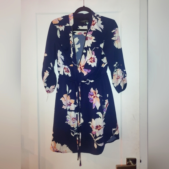 Dynamite Flora Dress - Picture 1 of 2